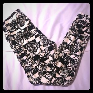 LulaRoe black and white face print leggings